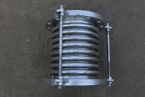 內(nèi)壓式和外壓式波紋<a href=http://m.syzhcd.com target=_blank class=infotextkey>補(bǔ)償器</a>存在的區(qū)別