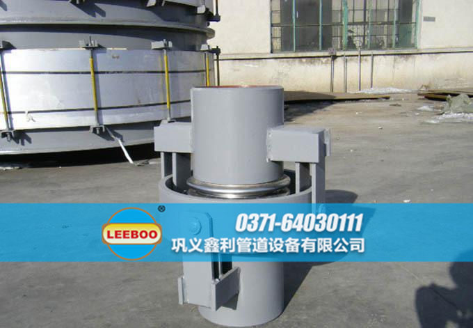 萬向鉸鏈<a href=http://m.syzhcd.com target=_blank class=infotextkey>補(bǔ)償器</a>發(fā)貨現(xiàn)場